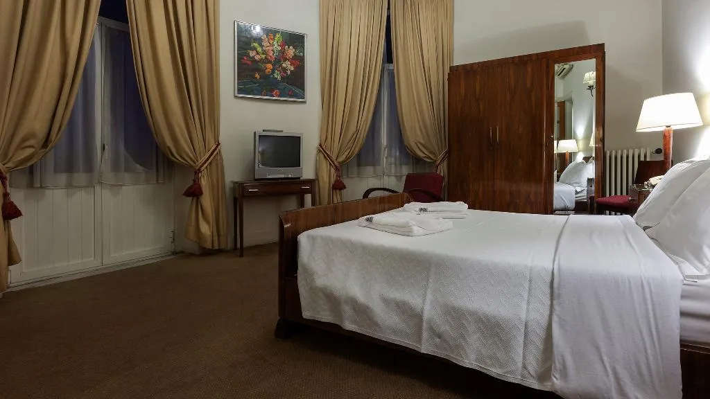 Room, Astoria - Coimbra, Madeira