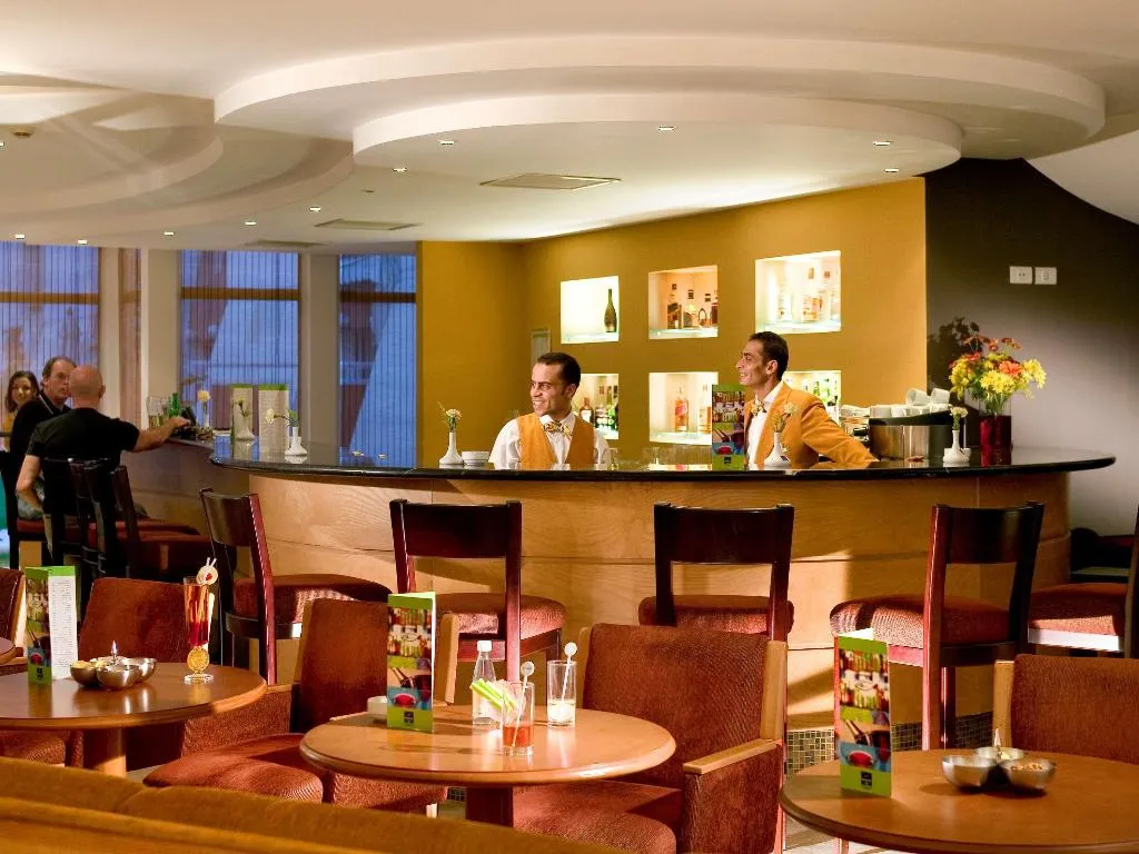 Bar, Novotel Cairo Airport, Cairo