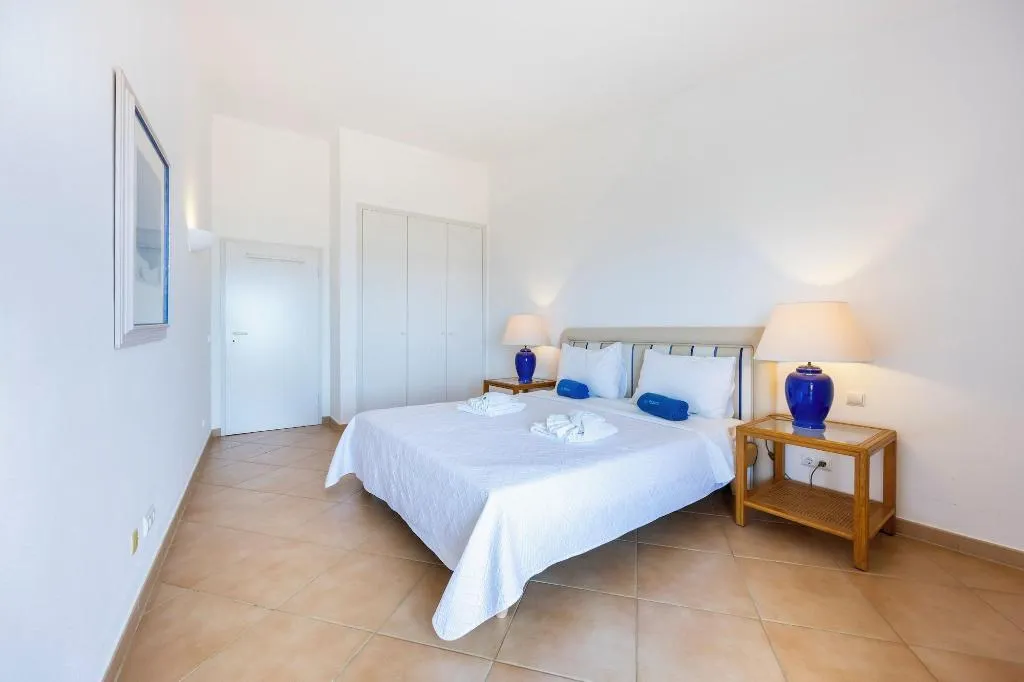 Room, Vila Palmeira, Algarve