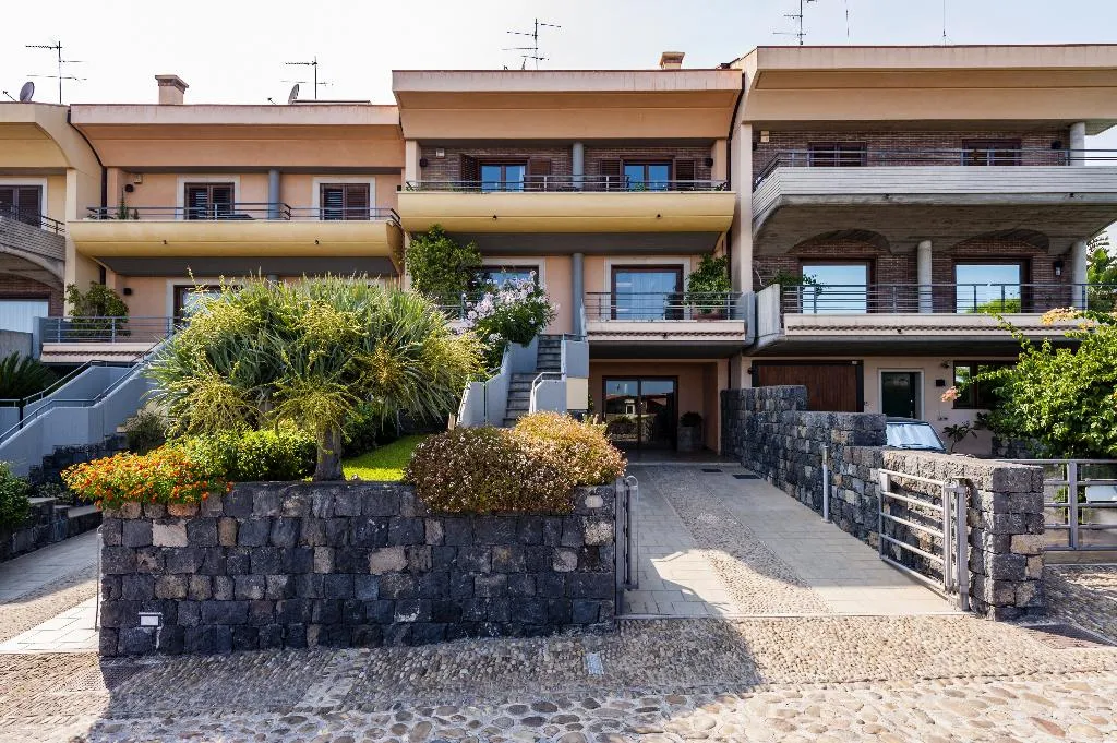 VILLA FIVE BEDROOMS Room, The Villa by Ferrini Home, Catania