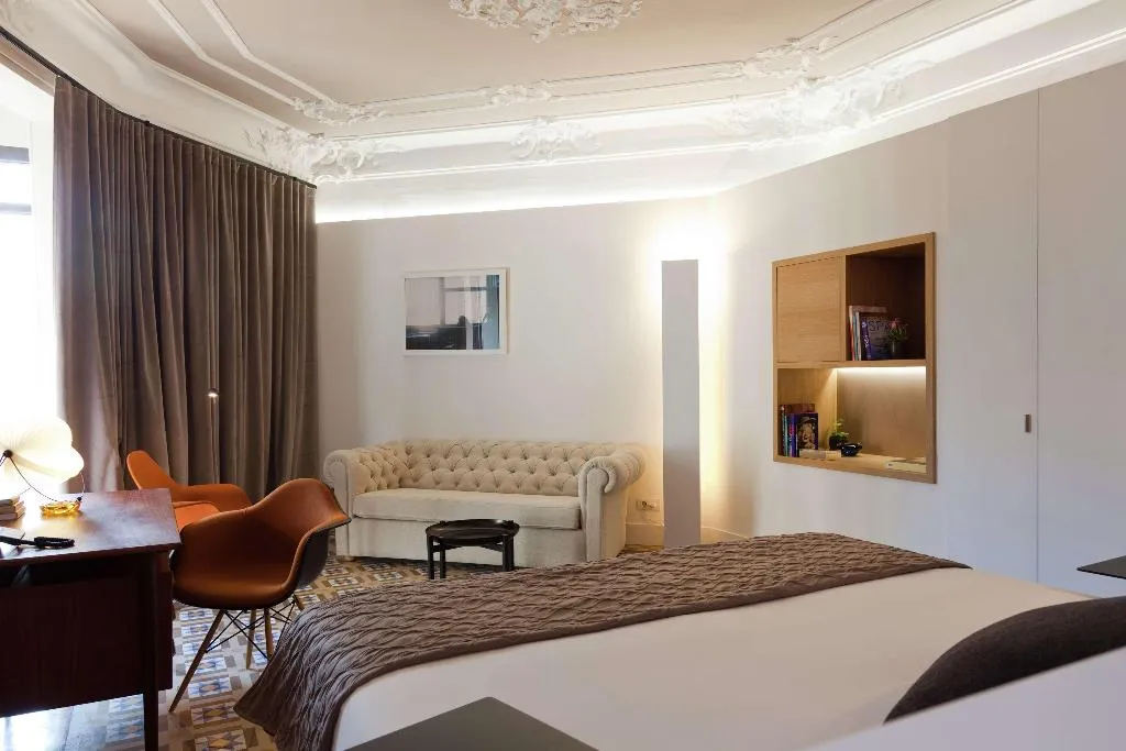 SUITE STANDARD Room, Alexandra Barcelona, Curio Collection by Hilton, Barcelona