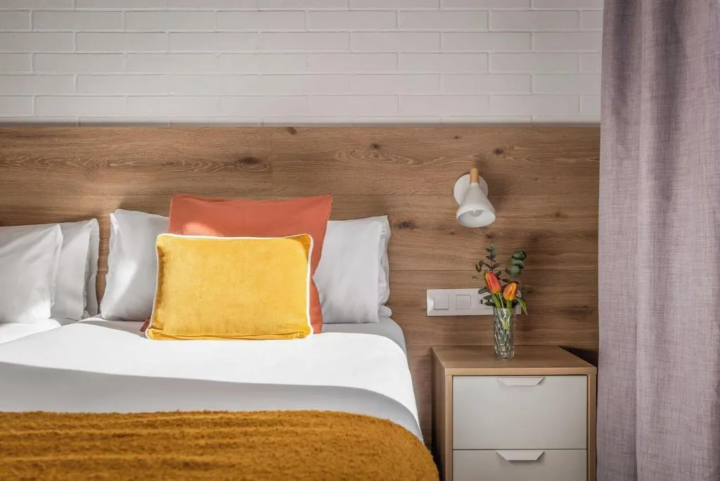 TRIPLE STANDARD Room, House by pillow, Barcelona