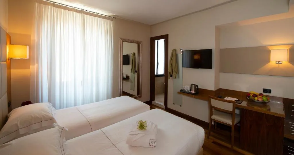 TWIN SUPERIOR Room, Fenice Hotel Milan, Milan