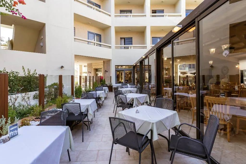Restaurant, Pearl Beach, Crete