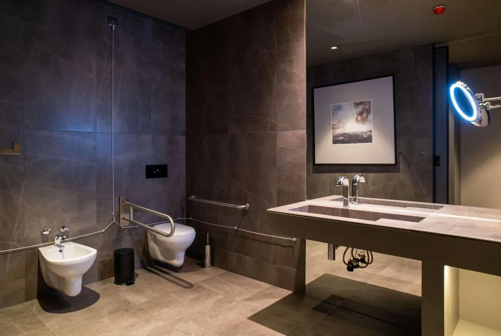 DOUBLE Accessible KING SIZE BED Room, Hilton Porto Gaia, Porto