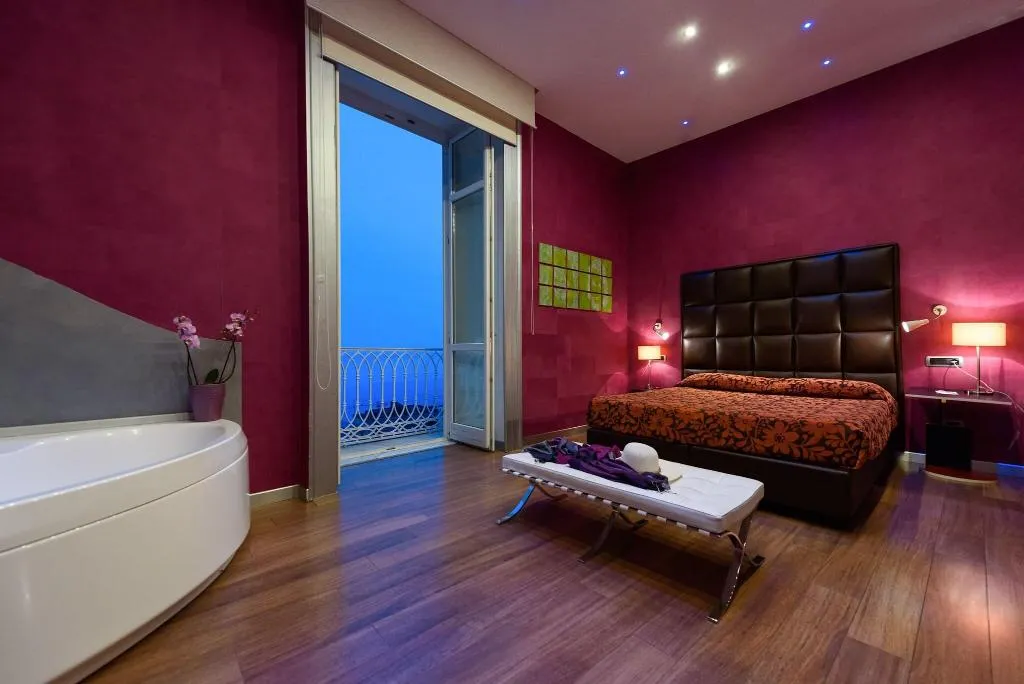 TRIPLE SUPERIOR OCEAN VIEW Room, Palazzo Ferraioli, Naples