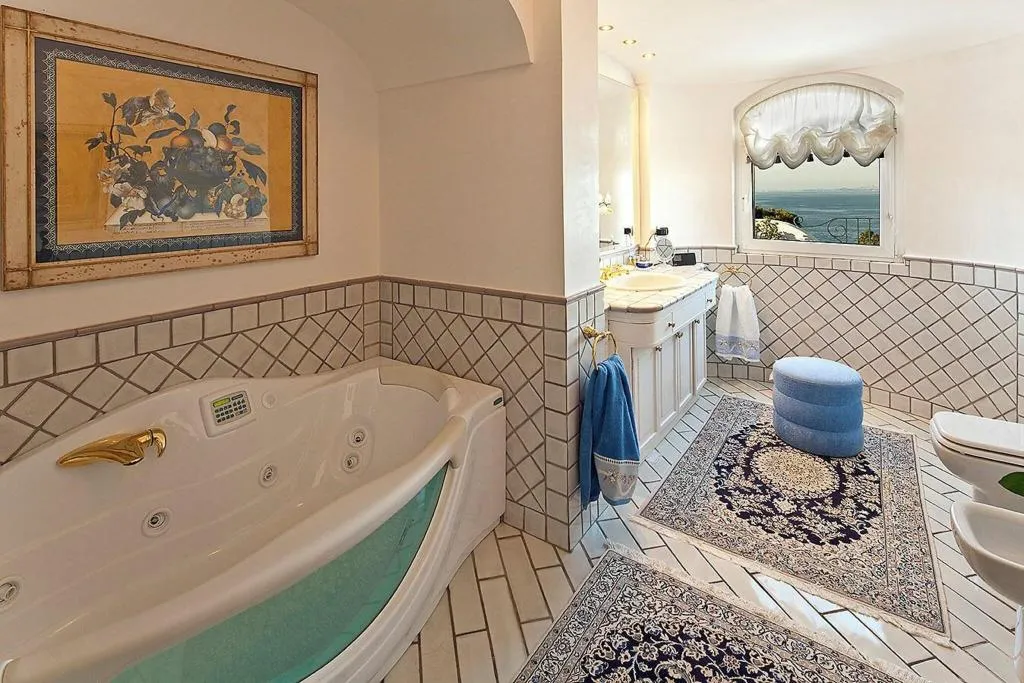 Room, Excelsior Belvedere Hotel & Spa, Naples