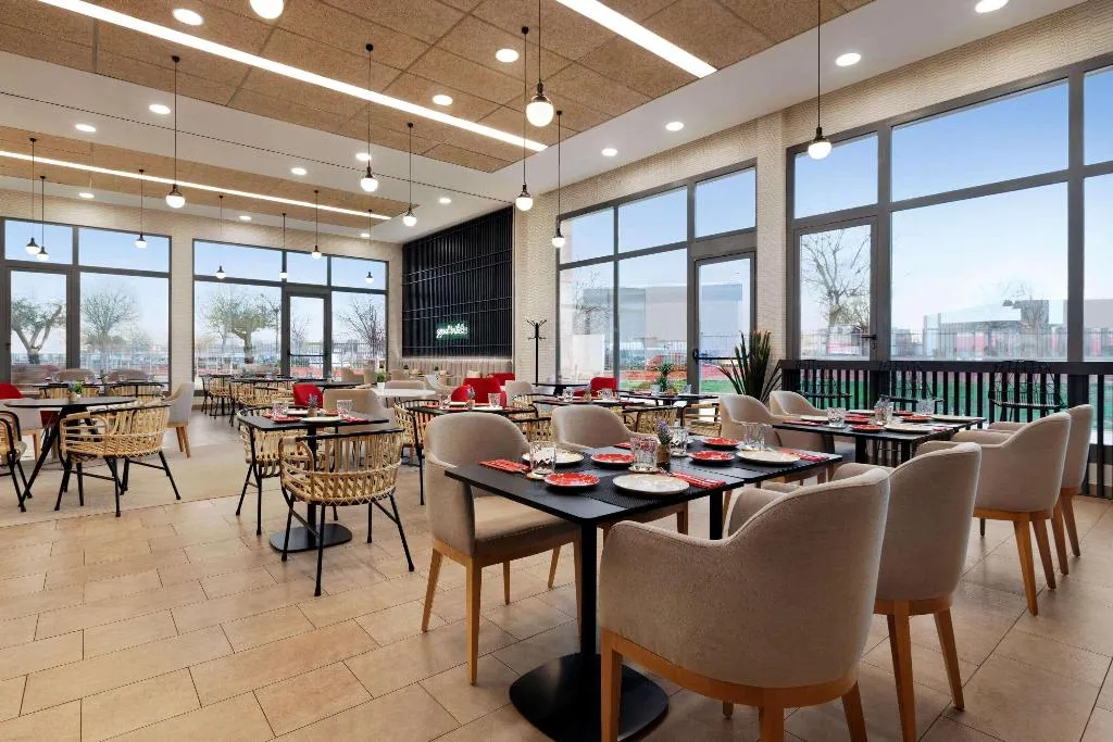 Restaurant, Ramada by Wyndham Madrid Getafe, Madrid