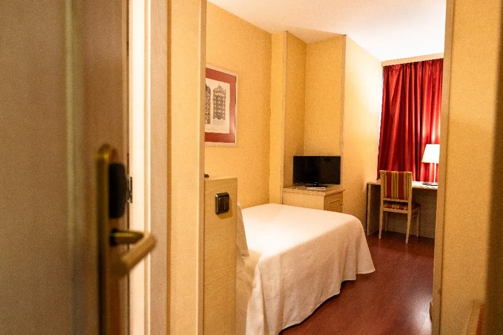 SINGLE STANDARD Room, Sunotel Junior, Barcelona