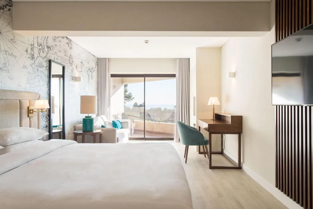 DOUBLE DELUXE WITH VIEWS Room, Four Points By Sheraton Sesimbra, Lisbon