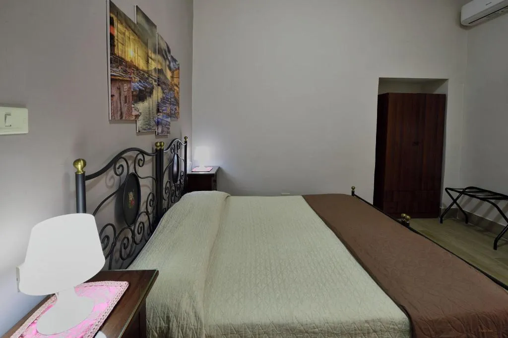 Room, Soggiorno Paradiso Due, Naples