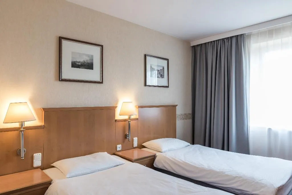 JUNIOR SUITE STANDARD Room, Scandic Gdansk, Gdansk