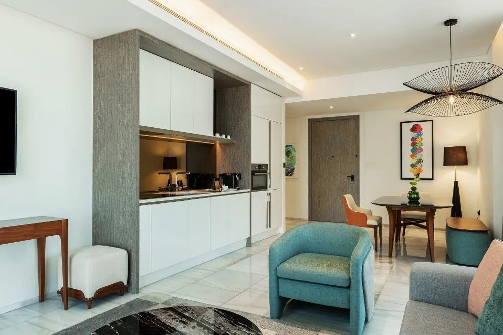 SUITE SEA VIEW Room, Th8 Palm Dubai Beach Resort Vignette Collection, Dubai