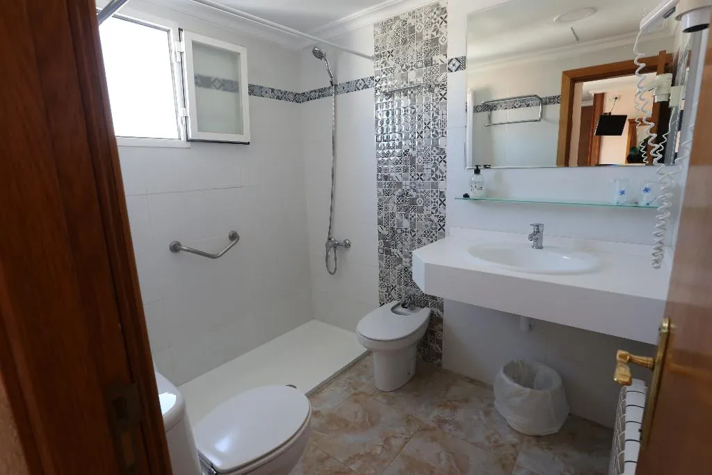 Room, Manaus, Majorca