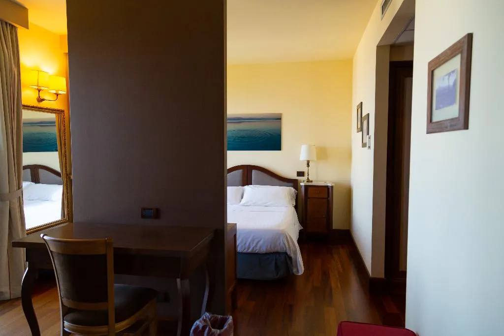 JUNIOR SUITE CAPACITY 3 Room, Best Western Hotel Santa Caterina, Catania