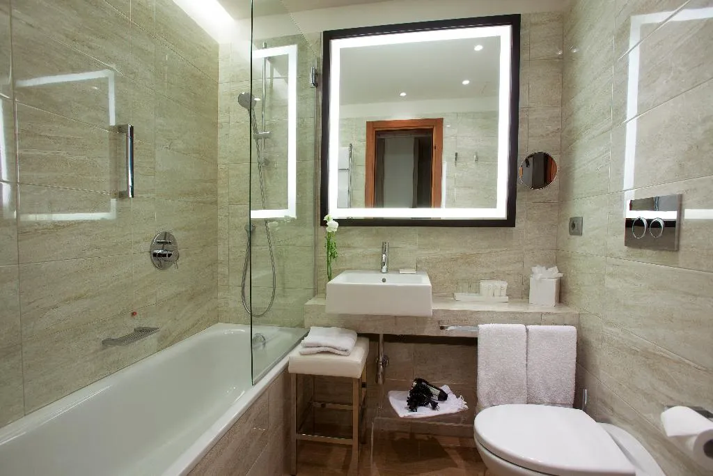 JUNIOR SUITE STANDARD Room, Starhotels Michelangelo Firenze, Florence
