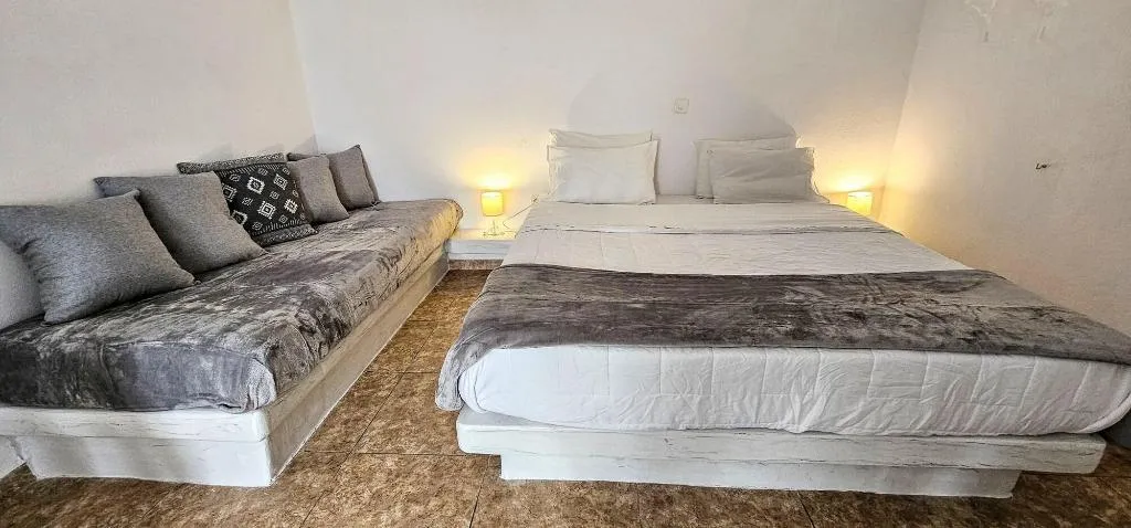 Room, Pleasure Beachside Studios, Santorini
