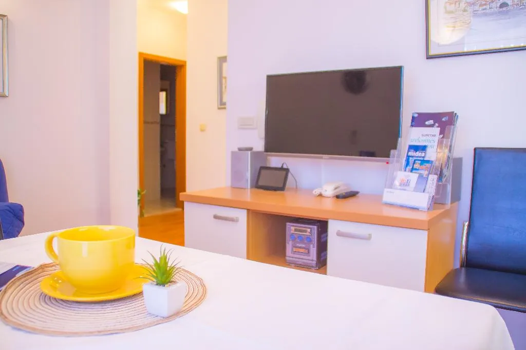 APARTMENT CAPACITY 6 Room, Villa Midea, Split