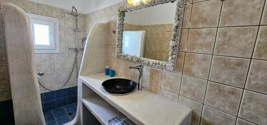 Room, Pleasure Beachside Studios, Santorini