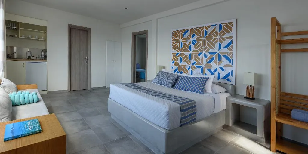 SUITE GRAND Room, Gizis Cliffside Suites, Santorini
