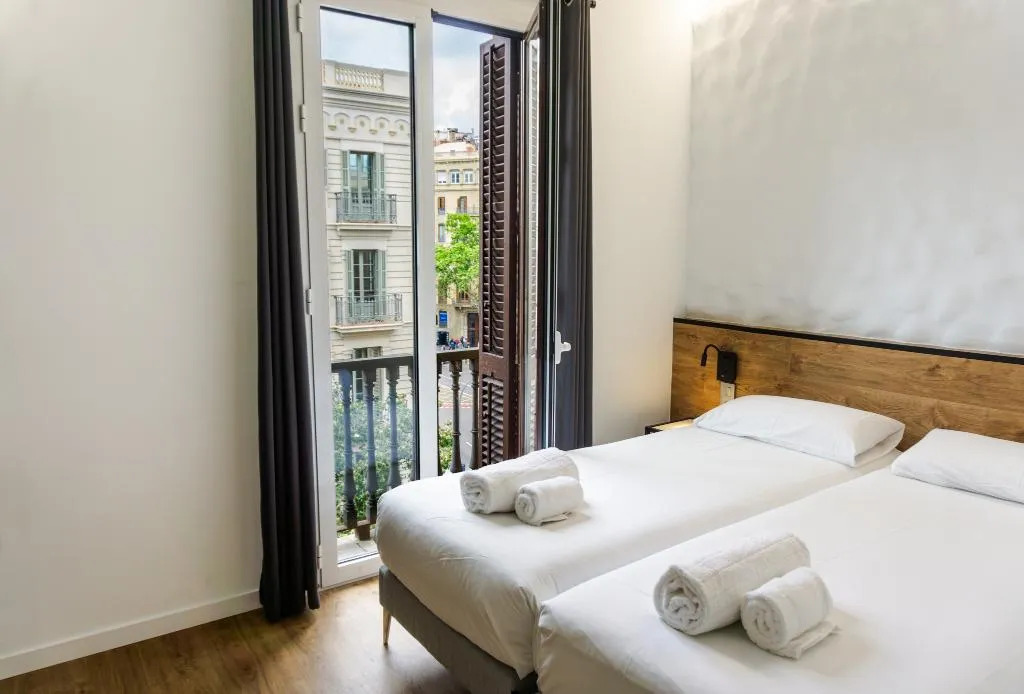 TWIN WITH VIEWS Room, Fontanella Green House, Barcelona