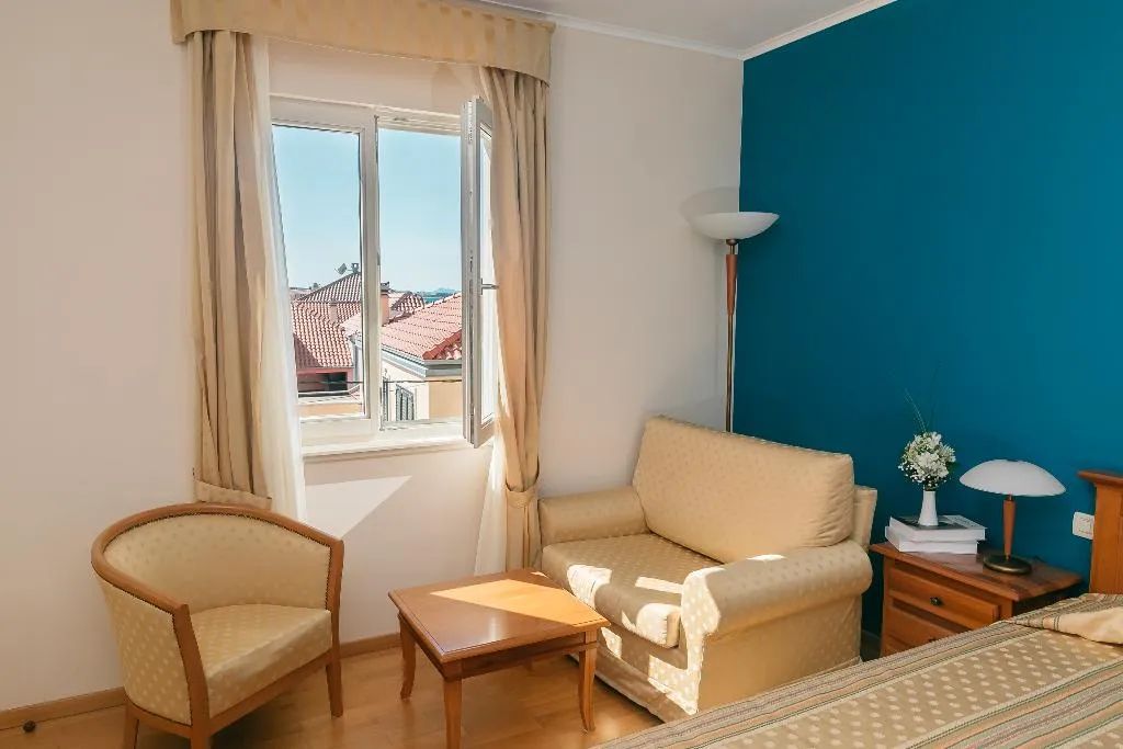 DOUBLE WITH BALCONY Room, Spongiola, Split
