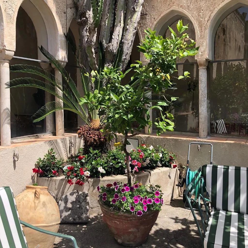 Lobby, Luna Convento, Naples