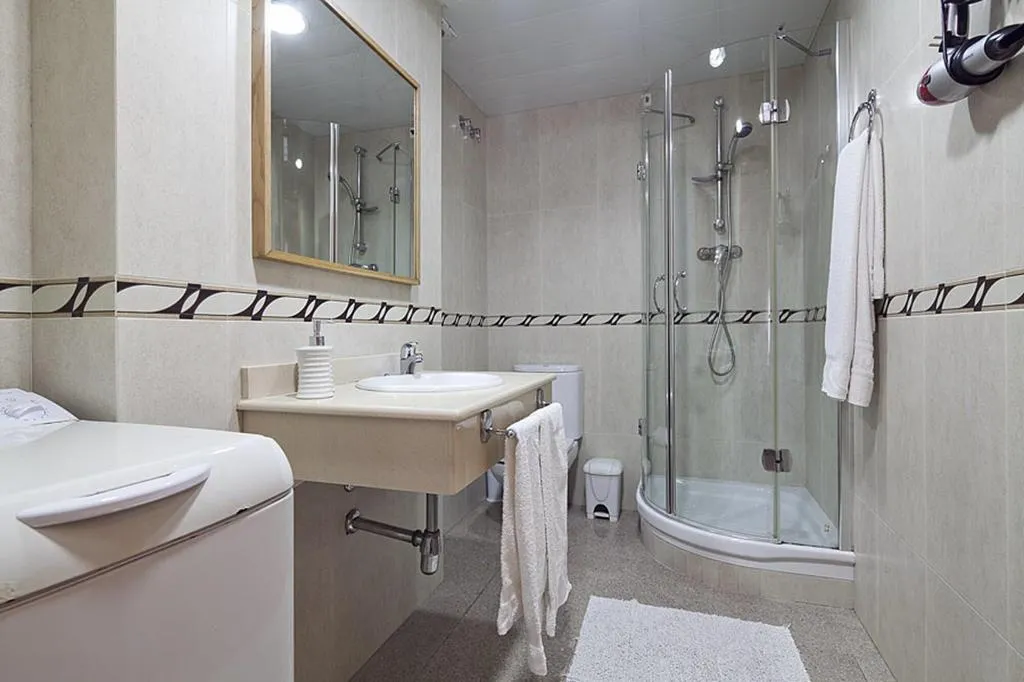 Room, Apart - Ramblas 108, Barcelona