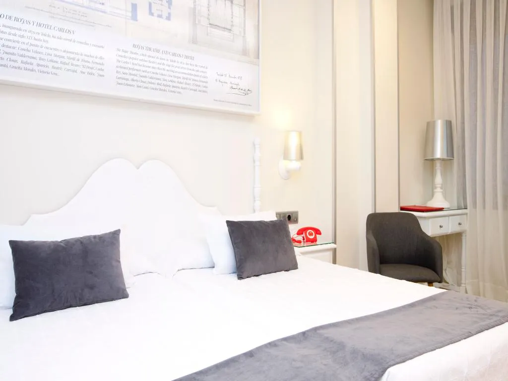 Room, Carlos V, Madrid