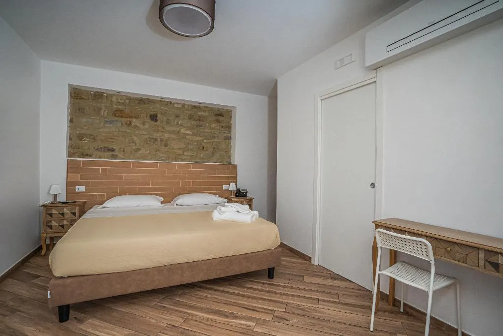 DOUBLE SUPERIOR CAPACITY 3 Room, Le Querce Farmhouse, Naples