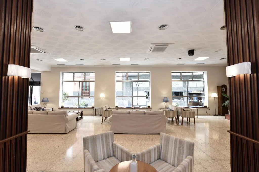 Lobby, Marte, Tenerife