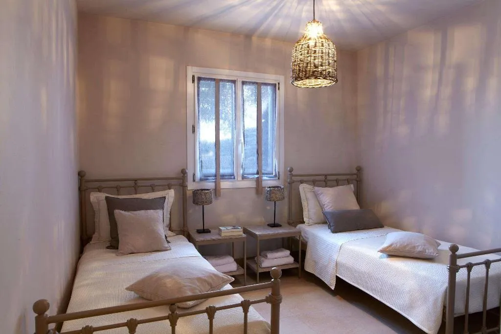 Room, Diles & Rinies, Mykonos