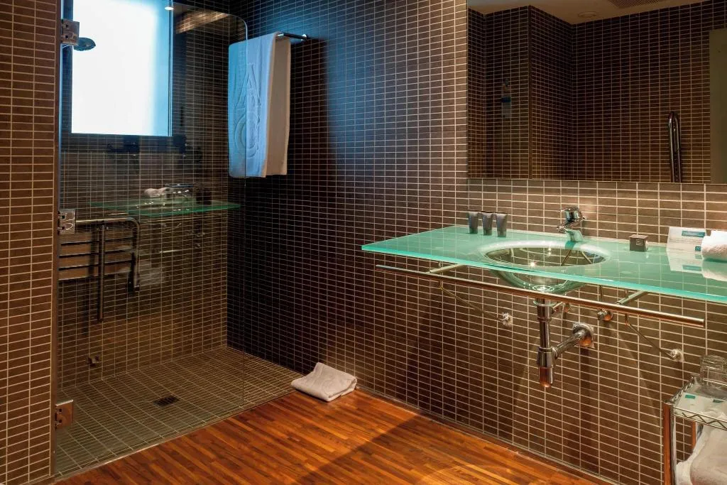 DOUBLE QUEEN SIZE BED Room, AC Algeciras, Costa De La Luz