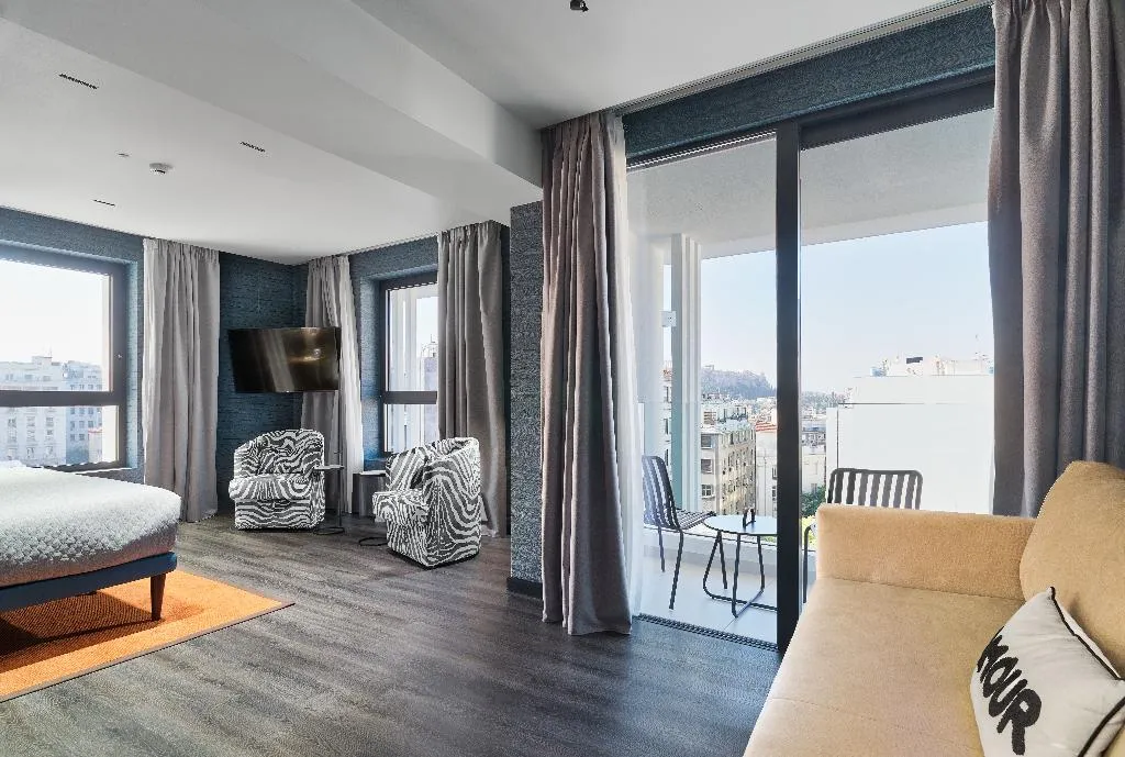 SUITE WITH VIEWS Room, NYX Esperia Palace Athens by Leonardo Hotels, Athens