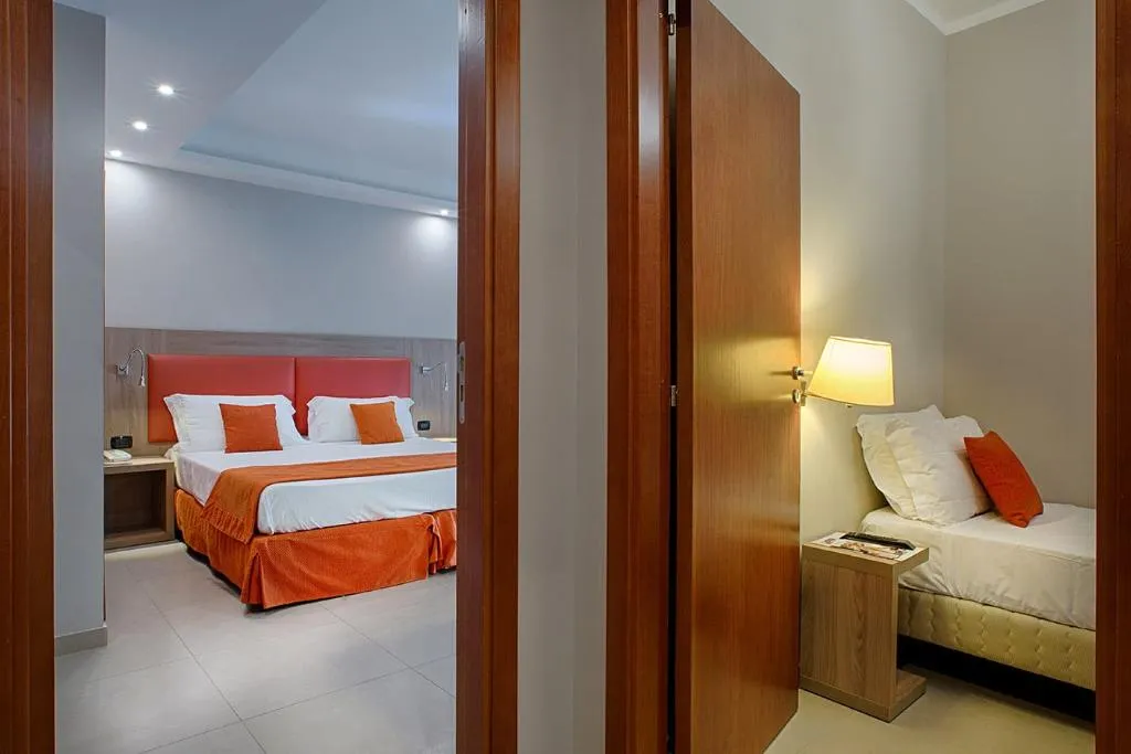 Room, American Hotel, Naples