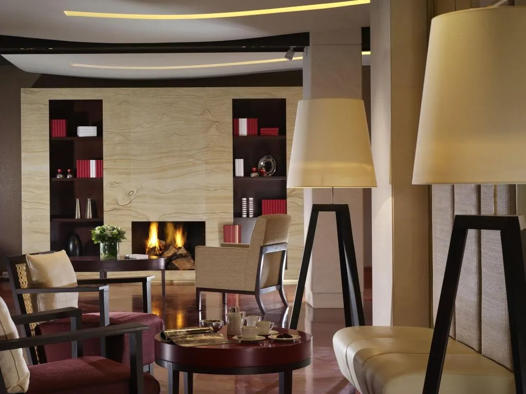 Lobby, Amphitryon, Kalamata