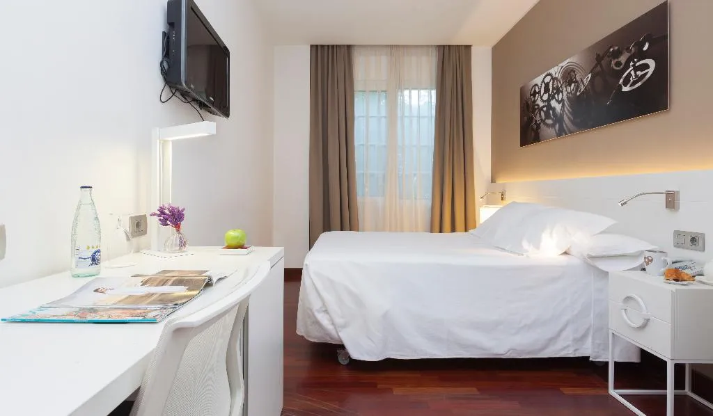 SINGLE STANDARD Room, URH Ciutat de Mataró, Barcelona