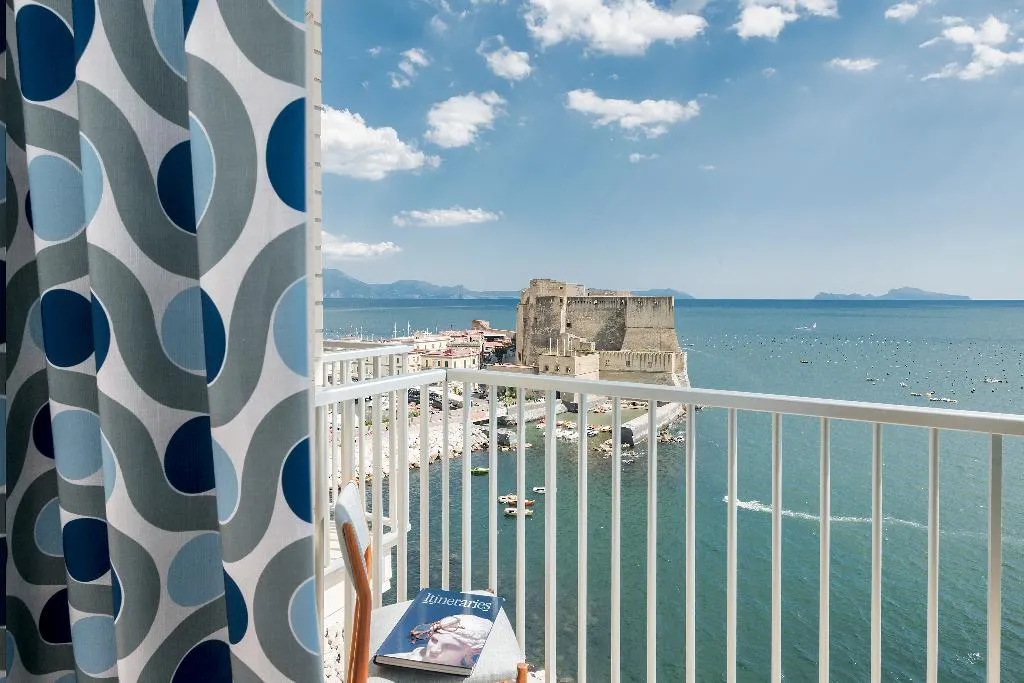 JUNIOR SUITE SEA VIEW Room, Royal Continental, Naples