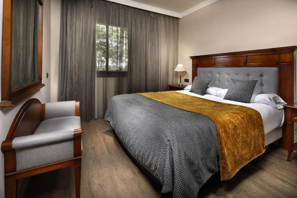 APARTMENT CAPACITY 3 Room, Hispanos 7 Suiza Apartament-Restaurant, Barcelona
