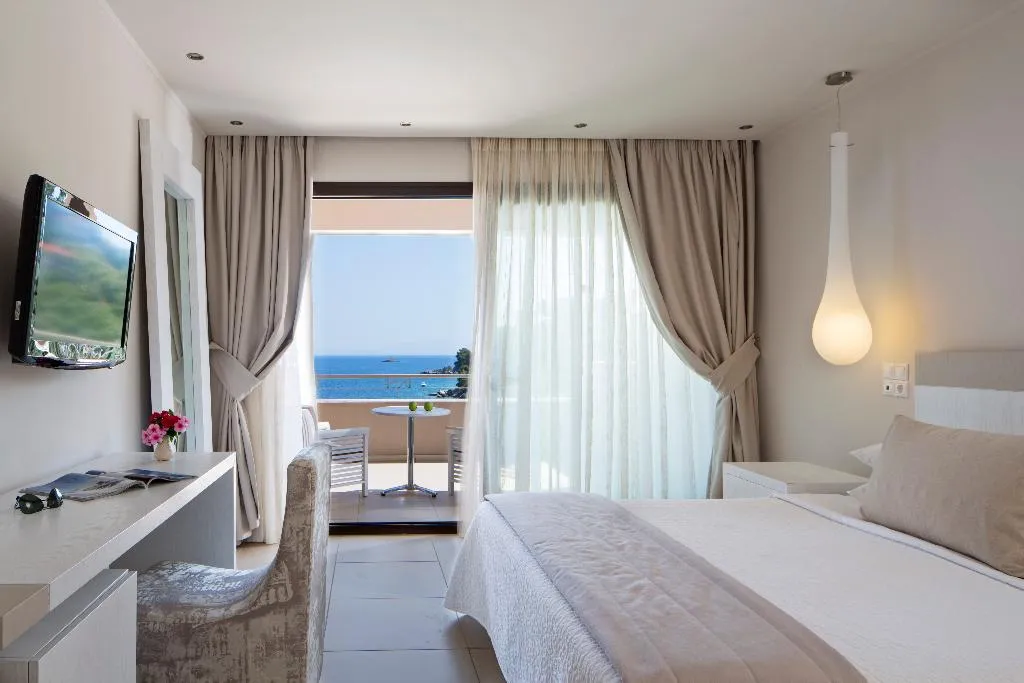 DOUBLE DELUXE SEA VIEW Room, Kassandra Bay Resort, Suites & SPA, Skiathos