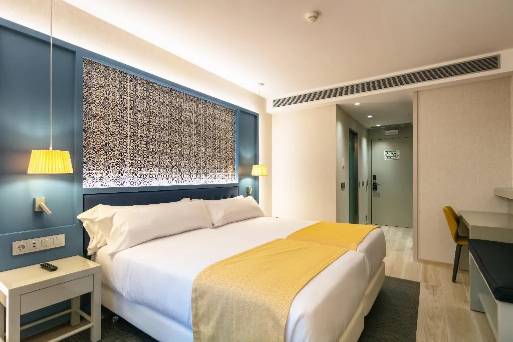 Room, Catalonia Porto, Porto