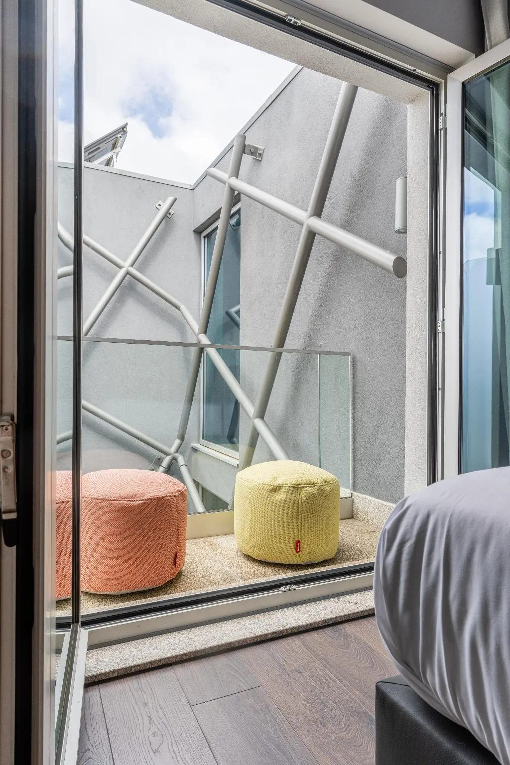 DOUBLE WITH BALCONY Room, Chic & Basic Gravity, Porto