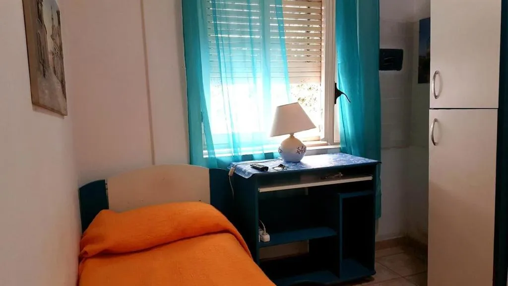 Room, B&B Piazza Ragusa, Naples