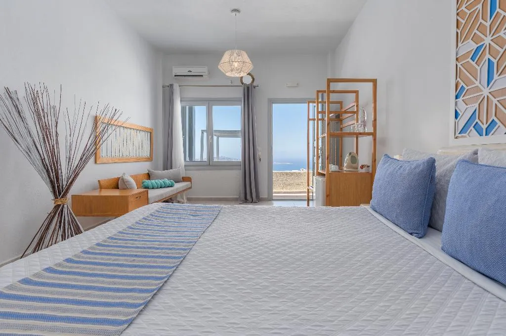 SUITE HONEYMOON Room, Gizis Cliffside Suites, Santorini