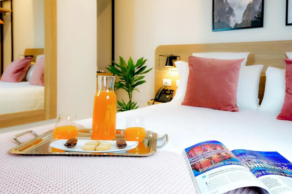 Room, Bergamo Inn 15, Milan