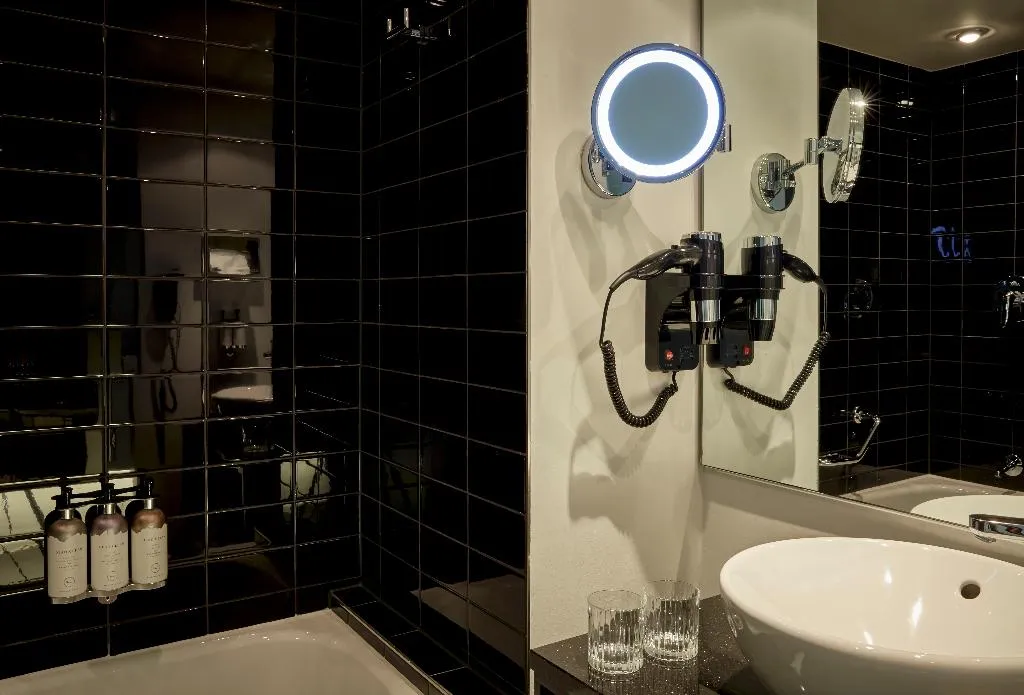 TWIN EXECUTIVE Room, Park Centraal Amsterdam, part of Sircle Collection, Amsterdam