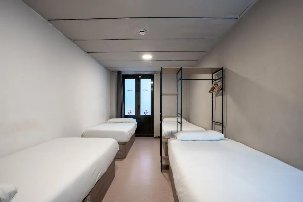 Room CAPACITY 4 Room, Malacuna Barcelona, Barcelona