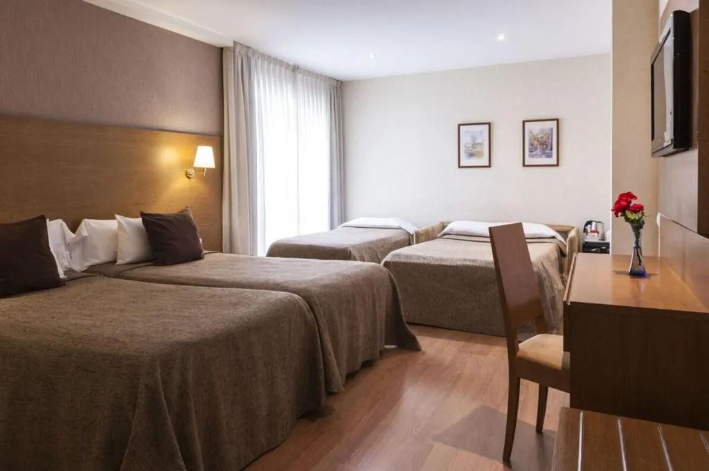 QUADRUPLE STANDARD Room, Don Paco, Seville