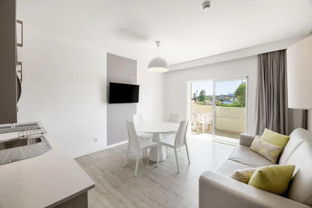 APARTMENT SUPERIOR ONE BEDROOM Room, AlvorMar Apartamentos Turisticos, Algarve