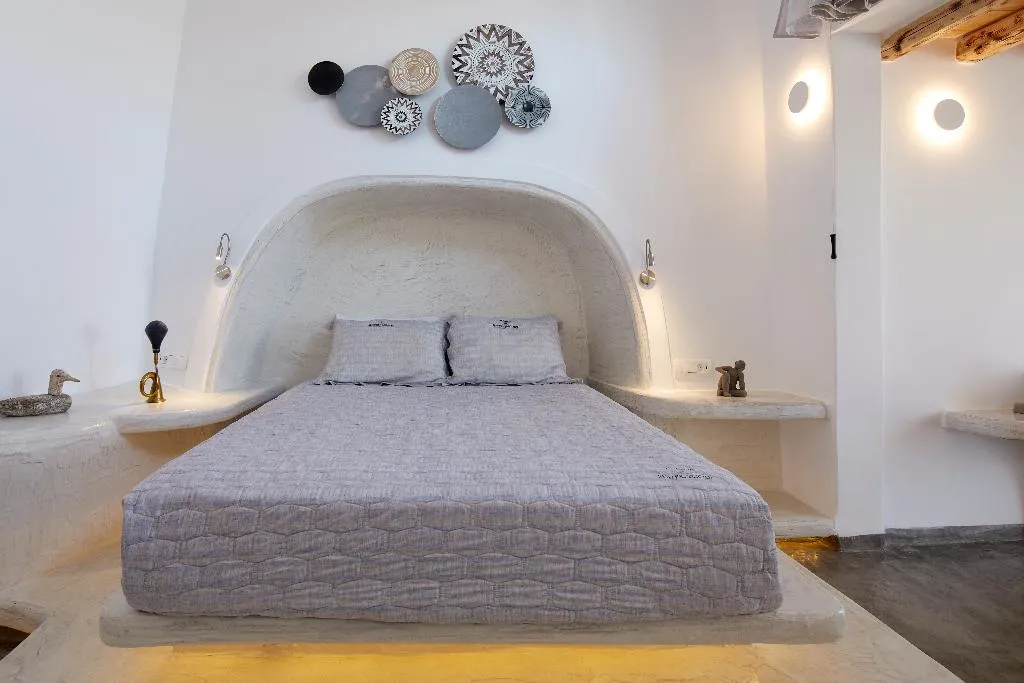 SUITE SEA VIEW WITH PRIVATE POOL Room, Suites of the Gods Cave Spa, Santorini